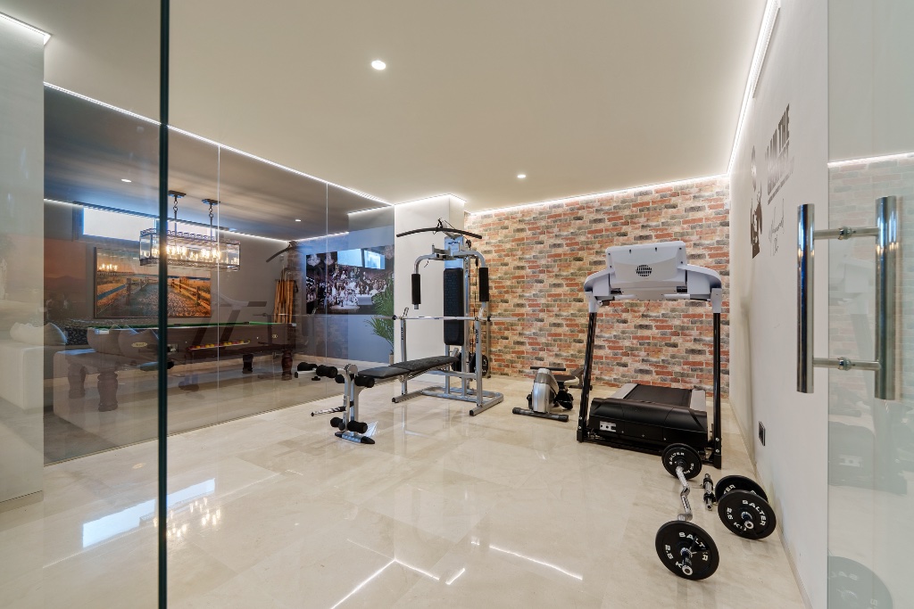 Los Olivos 2 – Contemporary Luxury Villa in Nueva Andalucía - Image 31