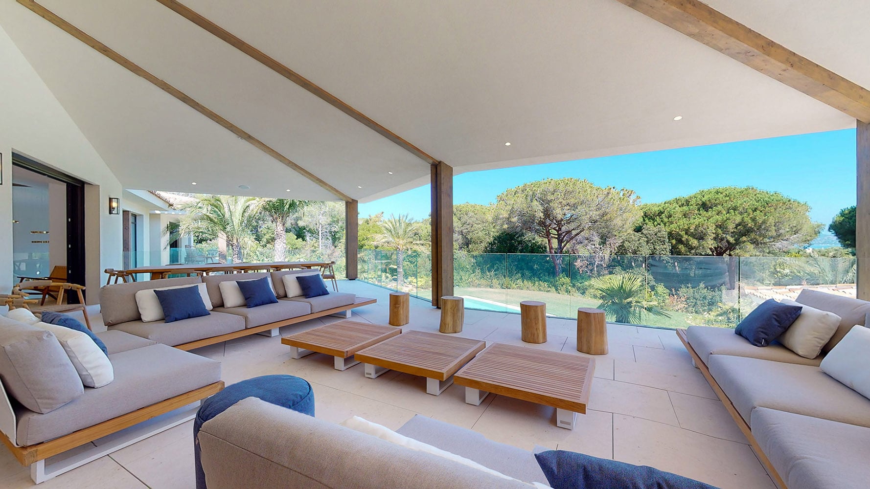 Waterfront Villa for Sale in Les Parcs de Saint-Tropez - Image 4