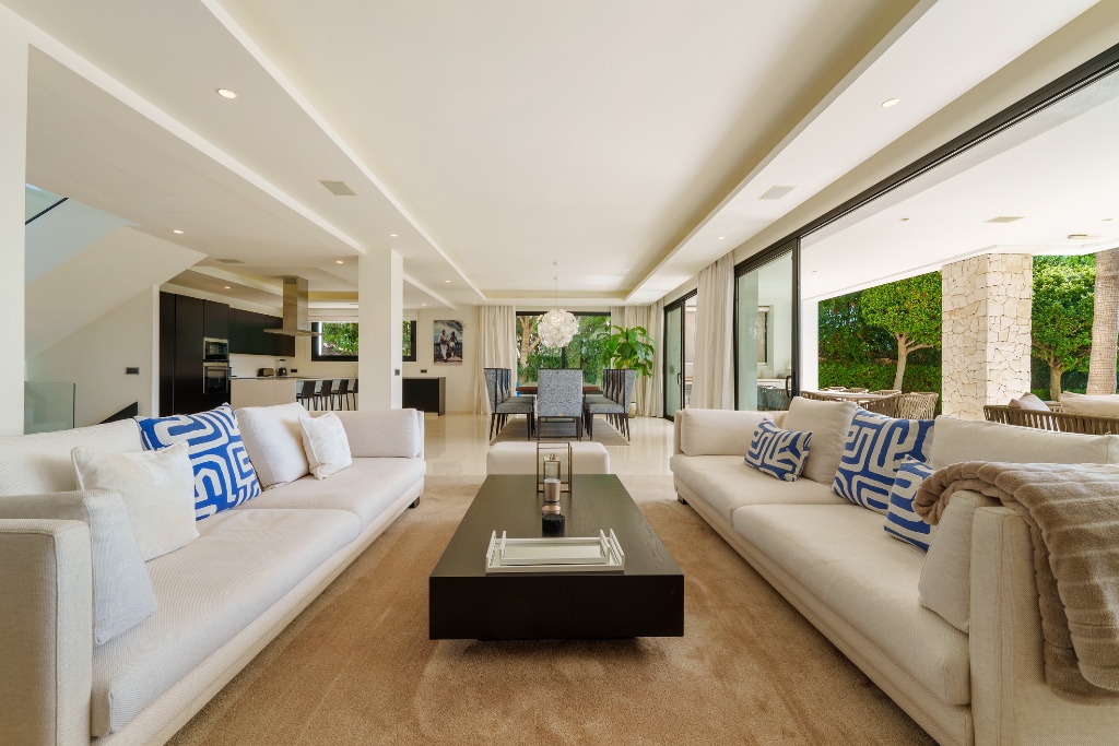 Los Olivos 2 – Contemporary Luxury Villa in Nueva Andalucía - Image 8