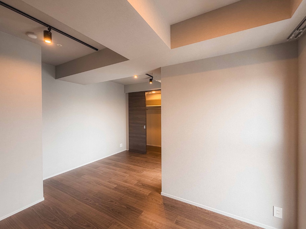 Luxury Apartment for Rent in Setagaya, Tokyo | Top-Floor 2-Bedroom Residence with Sauna - Image 14