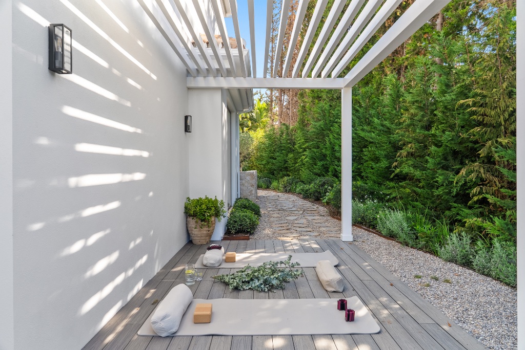 Luxury Frontline Golf Villa in Marbella | Italian-Inspired Contemporary Masterpiece - Image 32