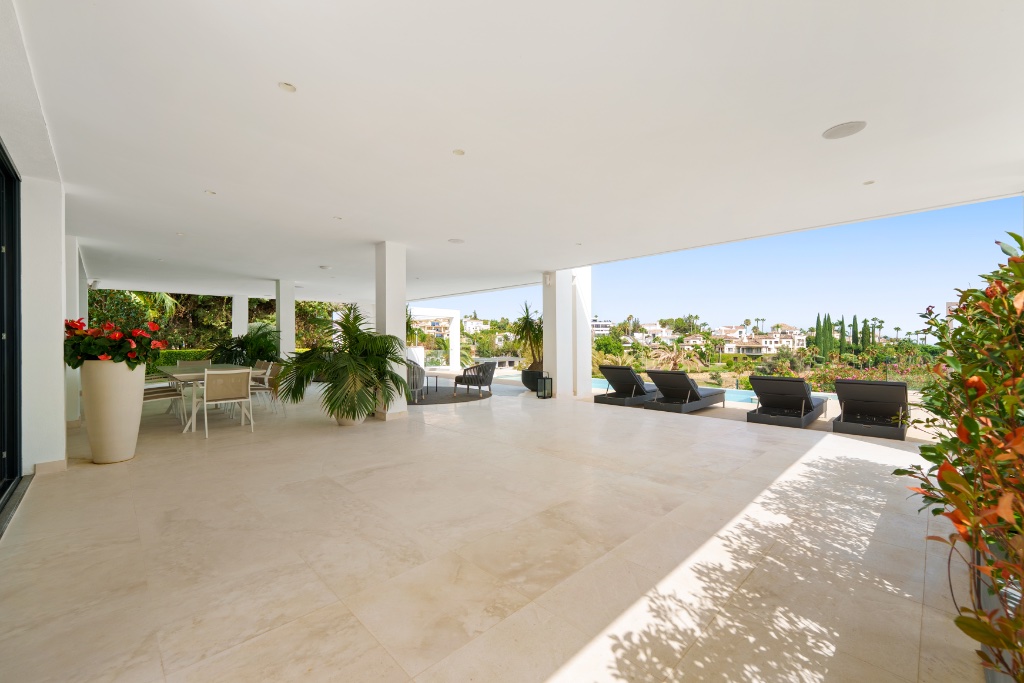 LEO 21B | Luxury Frontline Golf Villa for Sale in Nueva Andalucía, Marbella | Contemporary 5-Bedroom Villa with Infinity Pool - Image 17