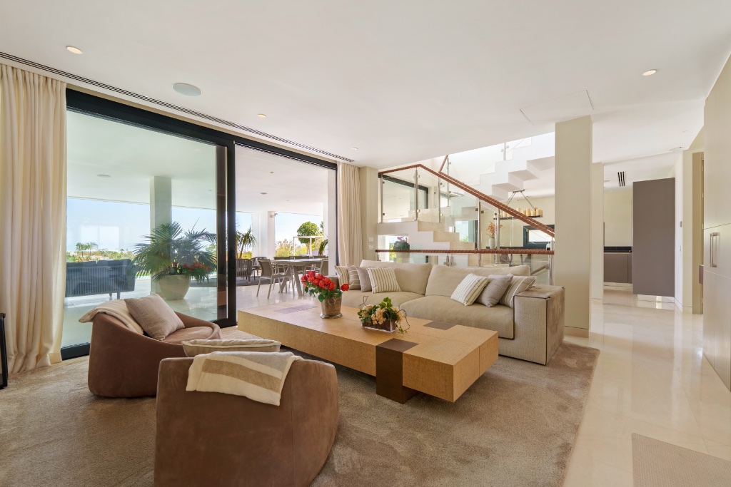 LEO 21B | Luxury Frontline Golf Villa for Sale in Nueva Andalucía, Marbella | Contemporary 5-Bedroom Villa with Infinity Pool - Image 6
