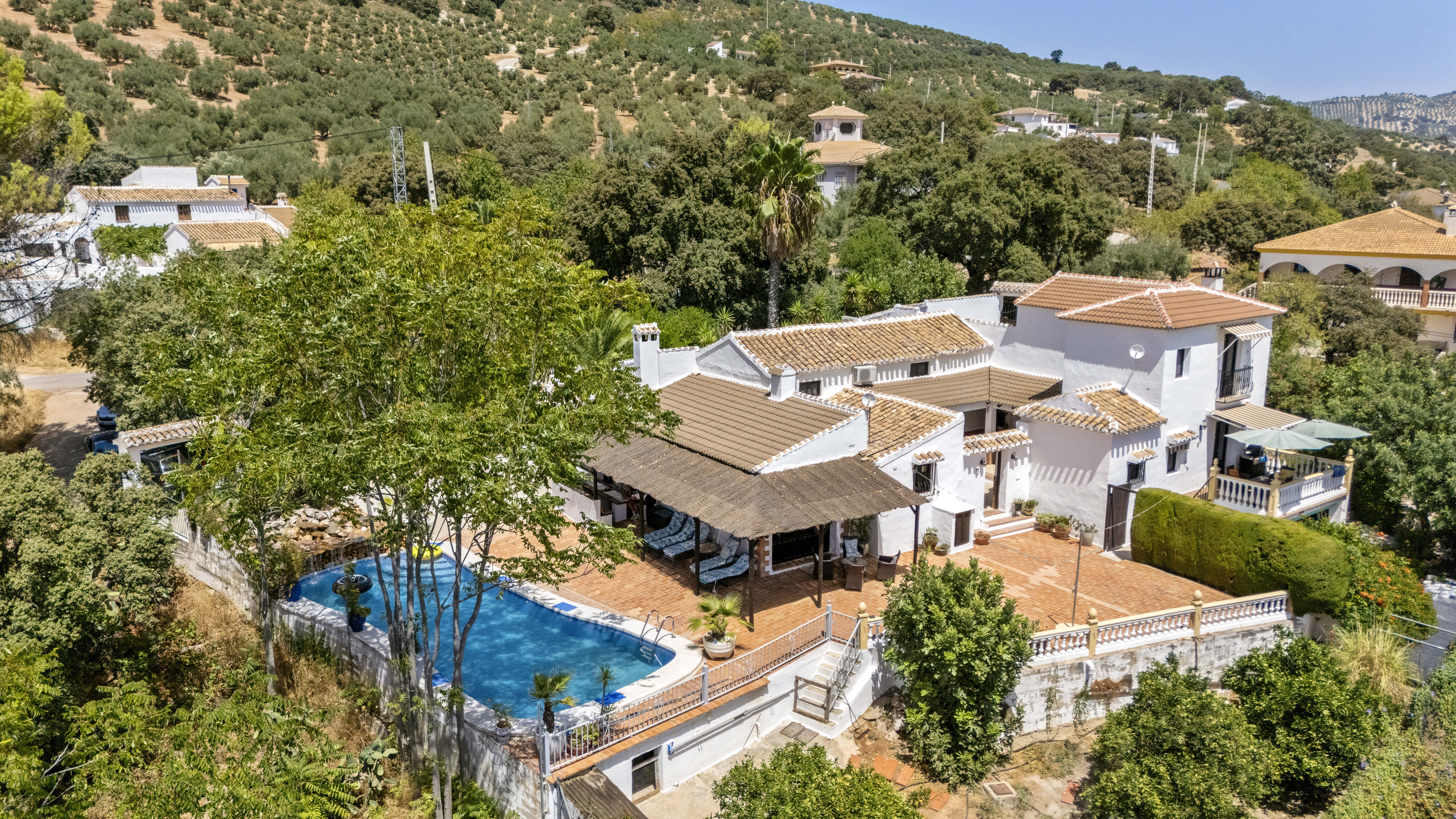 Finca with Two Independent Homes for Sale in Iznájar, Córdoba - Image 2