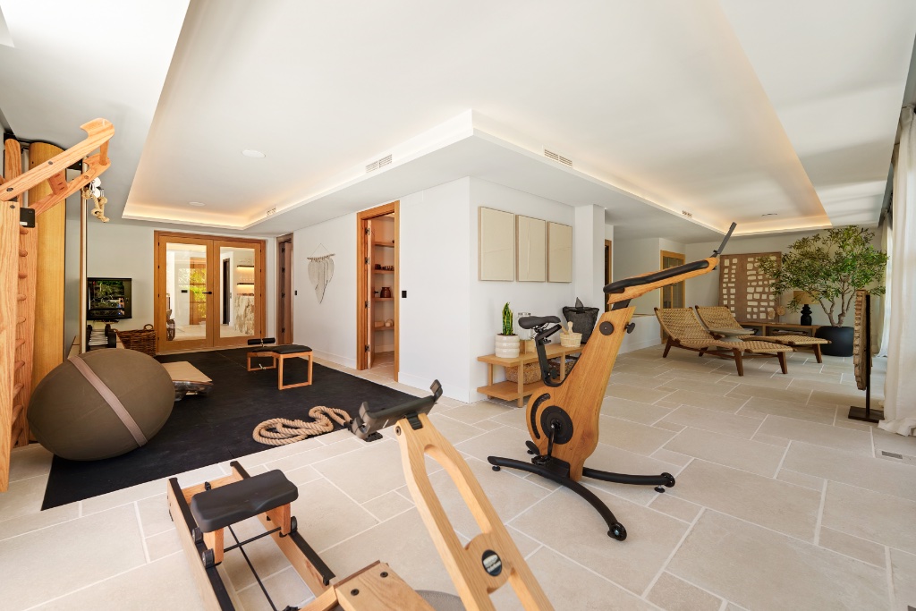 Luxury Villa for Sale in Nueva Andalucía, Marbella | Panoramic Sea Views | 6 Bedrooms - Image 19