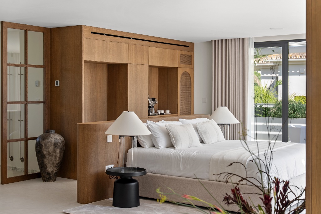 Luxury Frontline Golf Villa in Marbella | Italian-Inspired Contemporary Masterpiece - Image 24