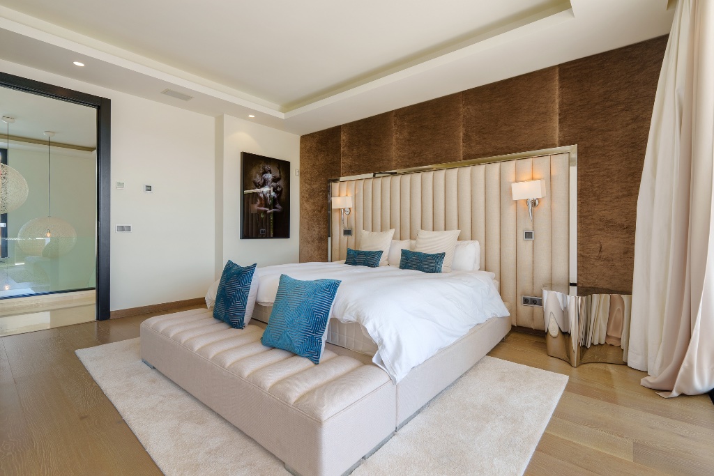 Los Olivos 2 – Contemporary Luxury Villa in Nueva Andalucía - Image 18