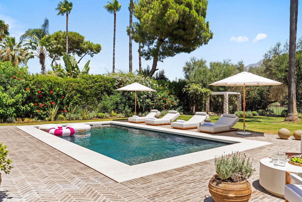 Luxury Frontline Golf Villa in Marbella | Italian-Inspired Contemporary Masterpiece - Image 39