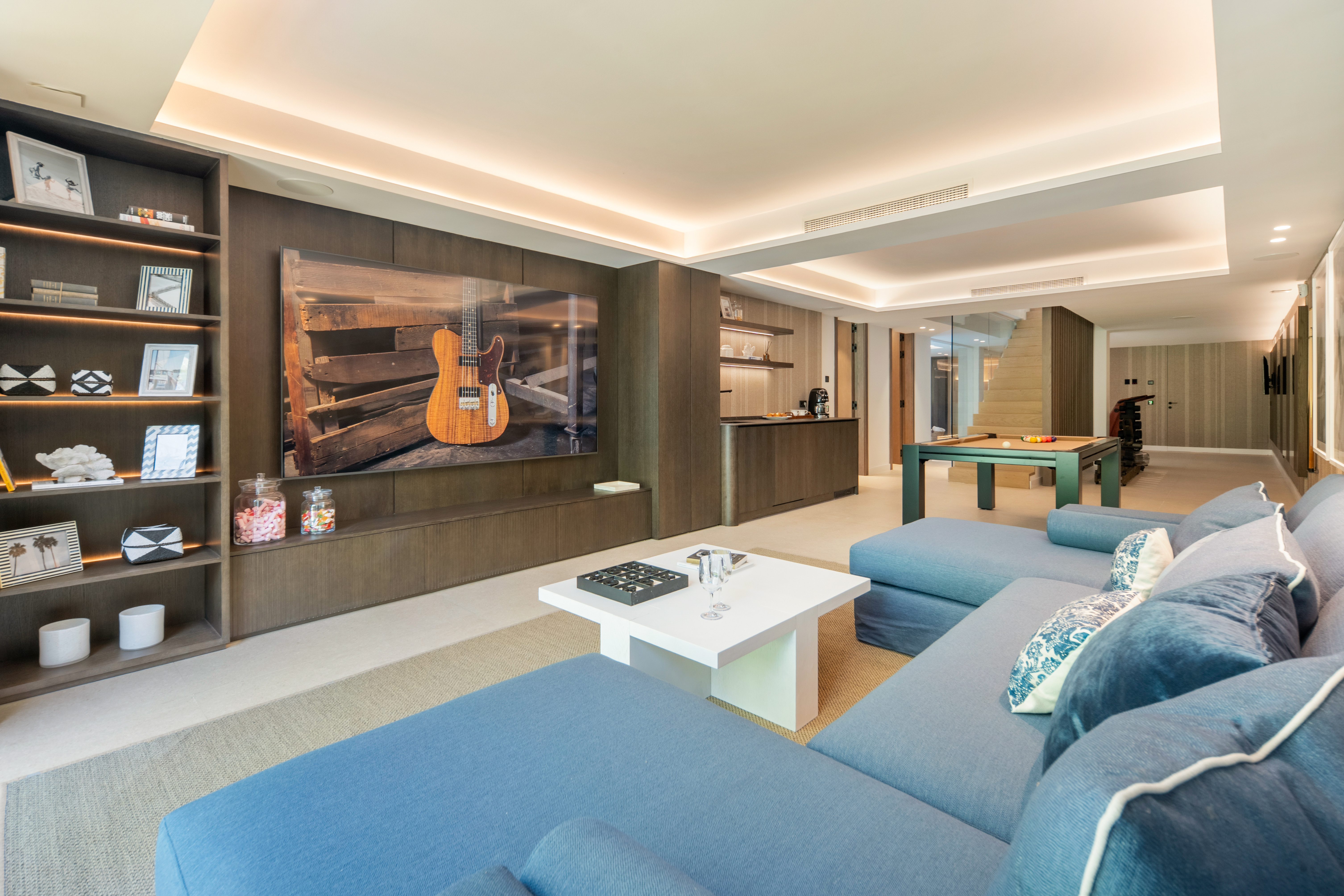 Luxury Villa for Sale in El Herrojo, Benahavís - Image 6