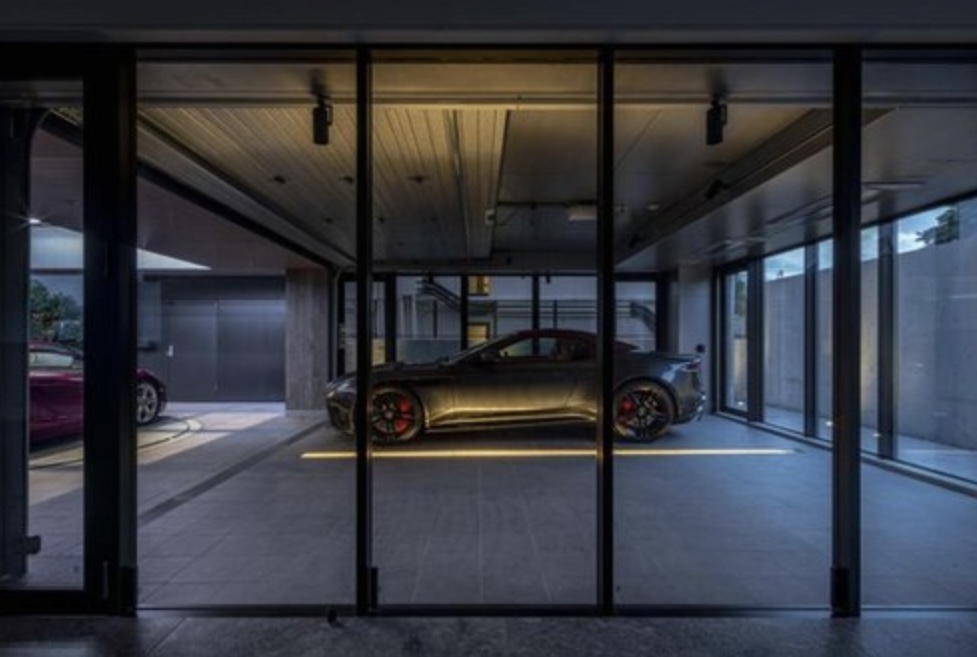 Luxury House for Sale in Minami Aoyama, Tokyo | Exceptional Contemporary Residence with Rooftop Pool - Image 8