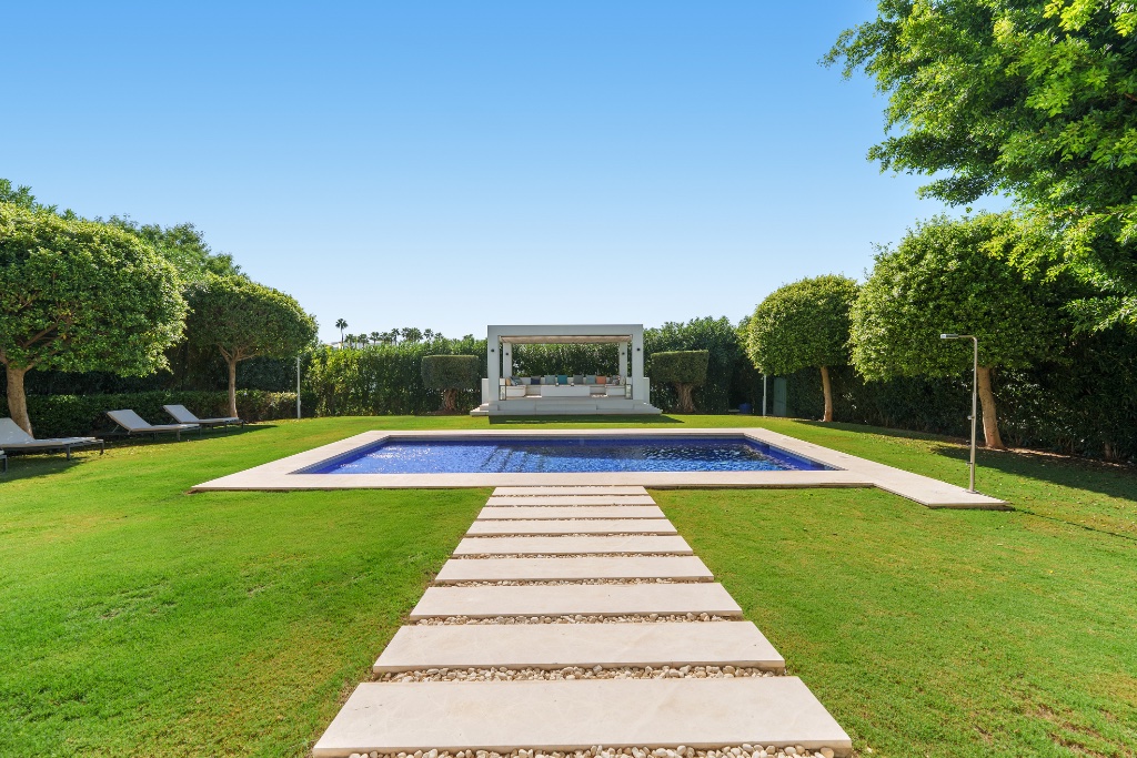 Los Olivos 2 – Contemporary Luxury Villa in Nueva Andalucía - Image 11
