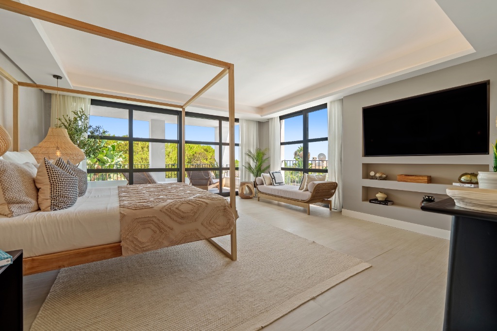 Luxury Villa for Sale in Nueva Andalucía, Marbella | Panoramic Sea Views | 6 Bedrooms - Image 14