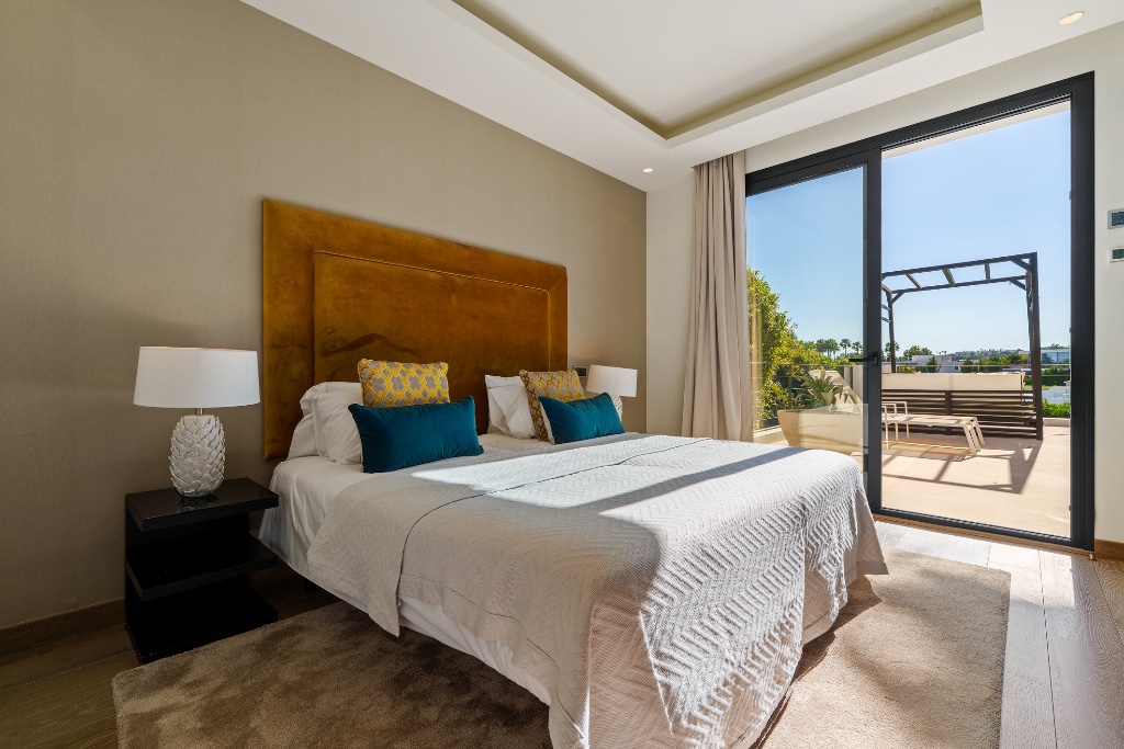 Los Olivos 2 – Contemporary Luxury Villa in Nueva Andalucía - Image 36