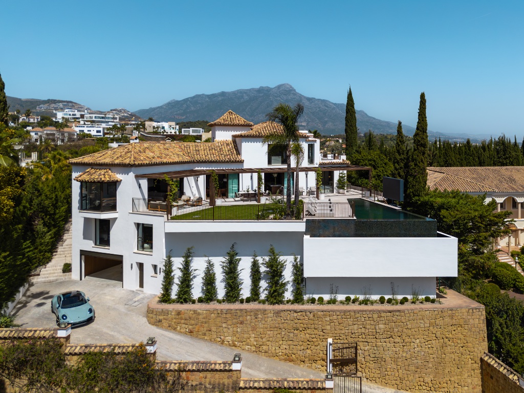 Villa Kumo | Exceptional Contemporary Luxury Villa for Sale in El Herrojo, La Quinta, Benahavís, Marbella - luxury property in Spain