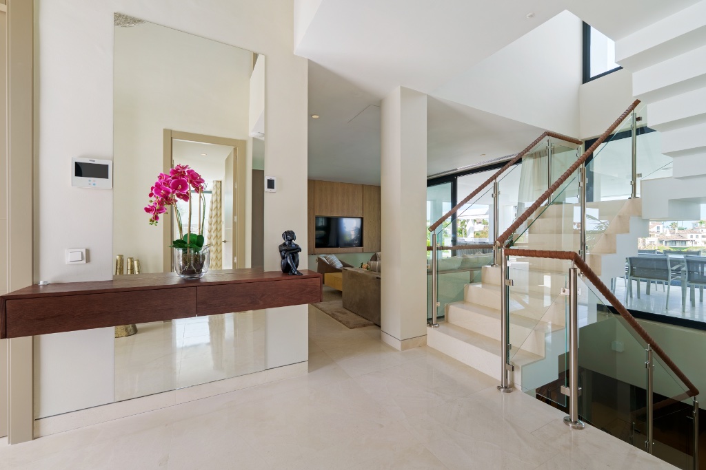 LEO 21B | Luxury Frontline Golf Villa for Sale in Nueva Andalucía, Marbella | Contemporary 5-Bedroom Villa with Infinity Pool - Image 25