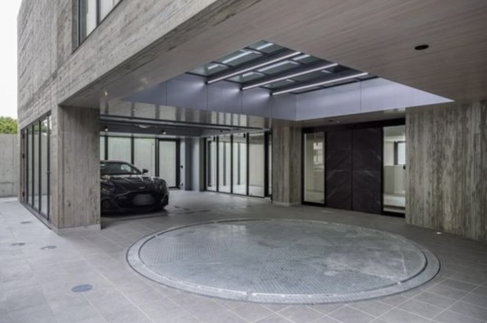 Luxury House for Sale in Minami Aoyama, Tokyo | Exceptional Contemporary Residence with Rooftop Pool - Image 16