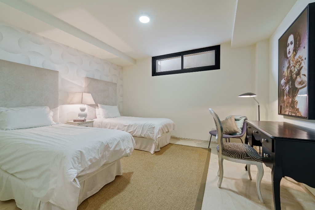 Los Olivos 2 – Contemporary Luxury Villa in Nueva Andalucía - Image 28