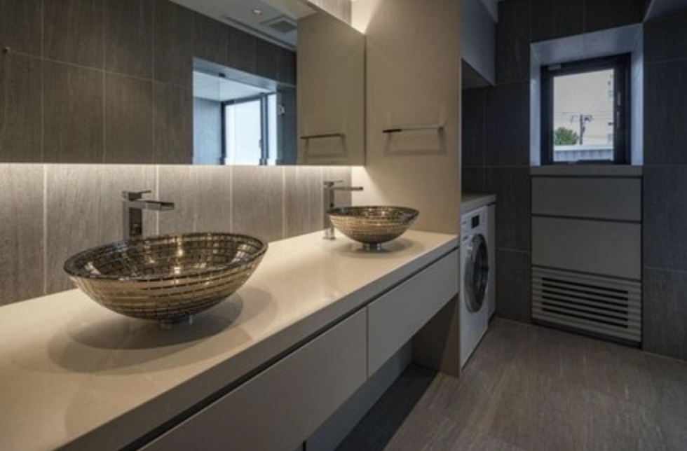 Luxury House for Sale in Minami Aoyama, Tokyo | Exceptional Contemporary Residence with Rooftop Pool - Image 14