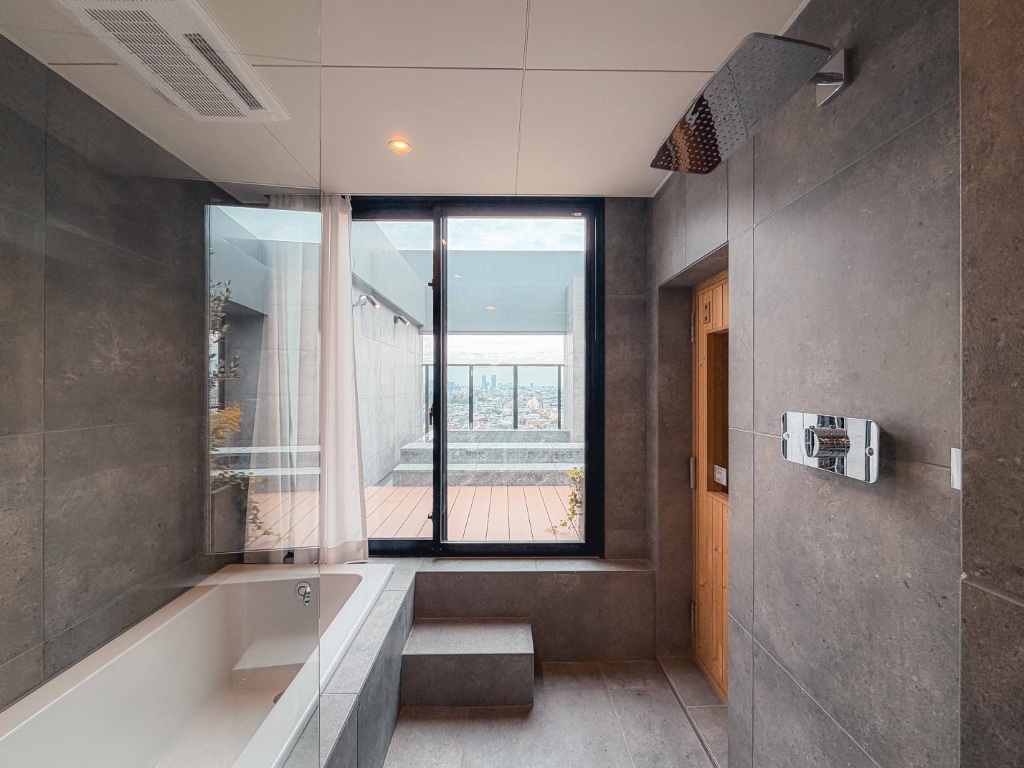 Luxury Apartment for Rent in Setagaya, Tokyo | Top-Floor 2-Bedroom Residence with Sauna - Image 6