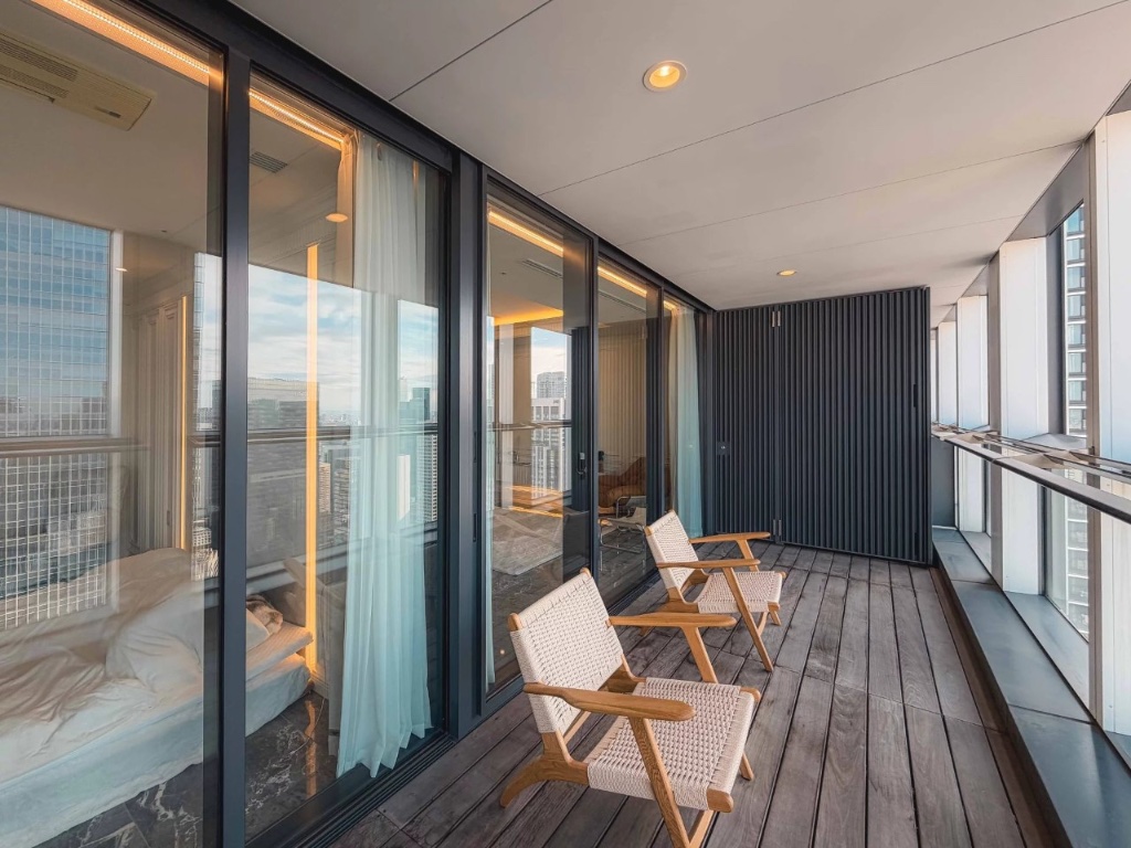 Luxury Apartment Andaz Tokyo 39F City Views - Image 8