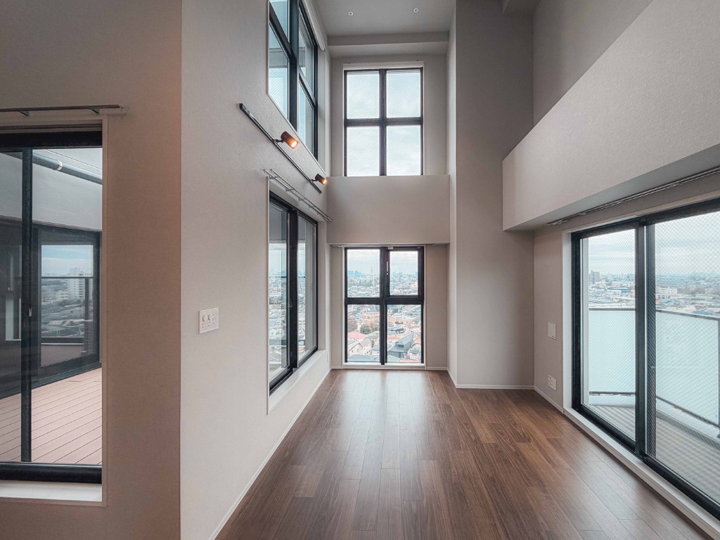 Luxury Apartment for Rent in Setagaya, Tokyo | Top-Floor 2-Bedroom Residence with Sauna - Image 2