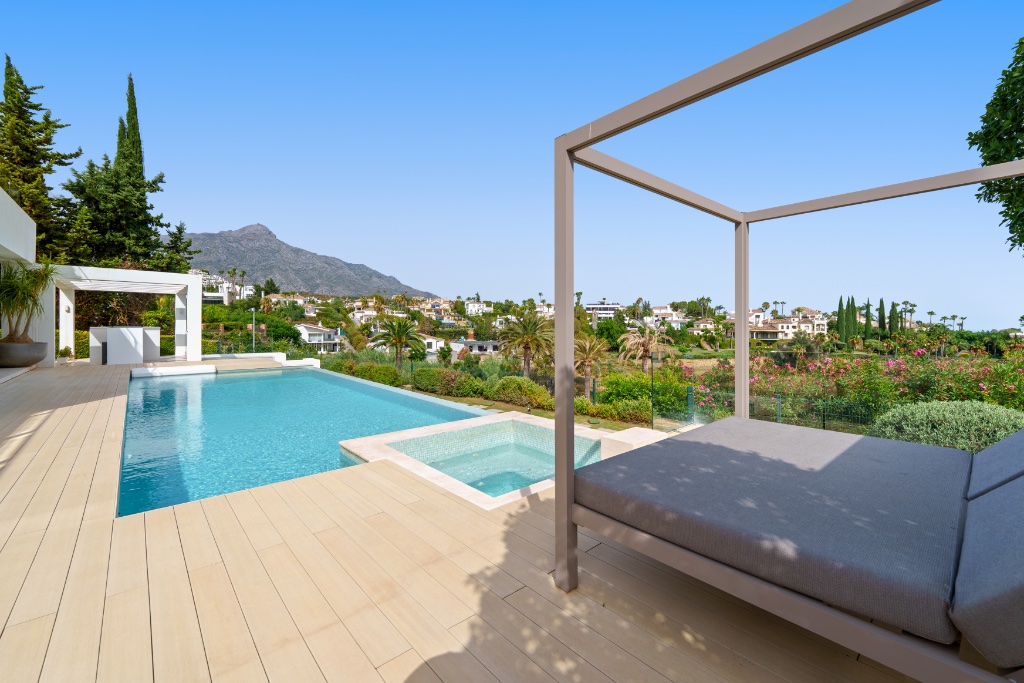 LEO 21B | Luxury Frontline Golf Villa for Sale in Nueva Andalucía, Marbella | Contemporary 5-Bedroom Villa with Infinity Pool - Image 21