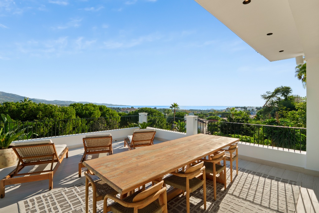 Luxury Villa for Sale in Nueva Andalucía, Marbella | Panoramic Sea Views | 6 Bedrooms - Image 7