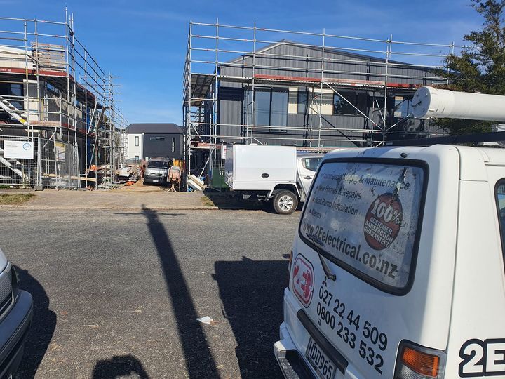 2E Electrical vans on a Waikato construction site
