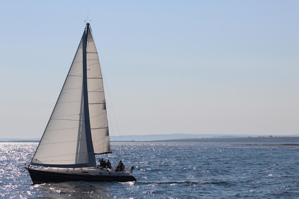 Sailing on Lake Hartwell