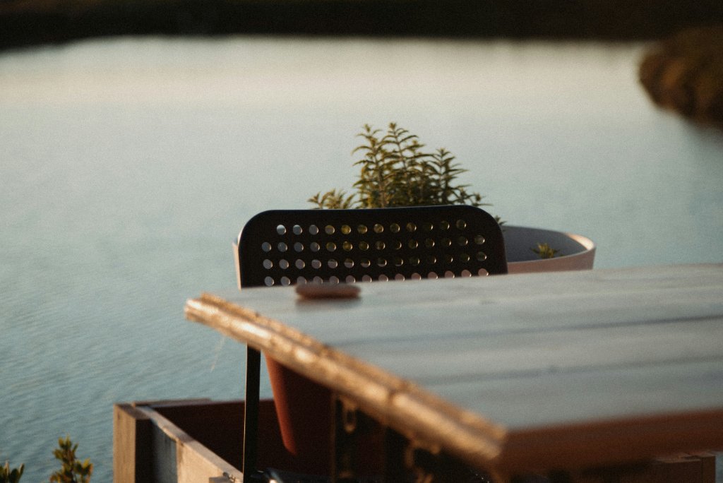 Lakeside Dining