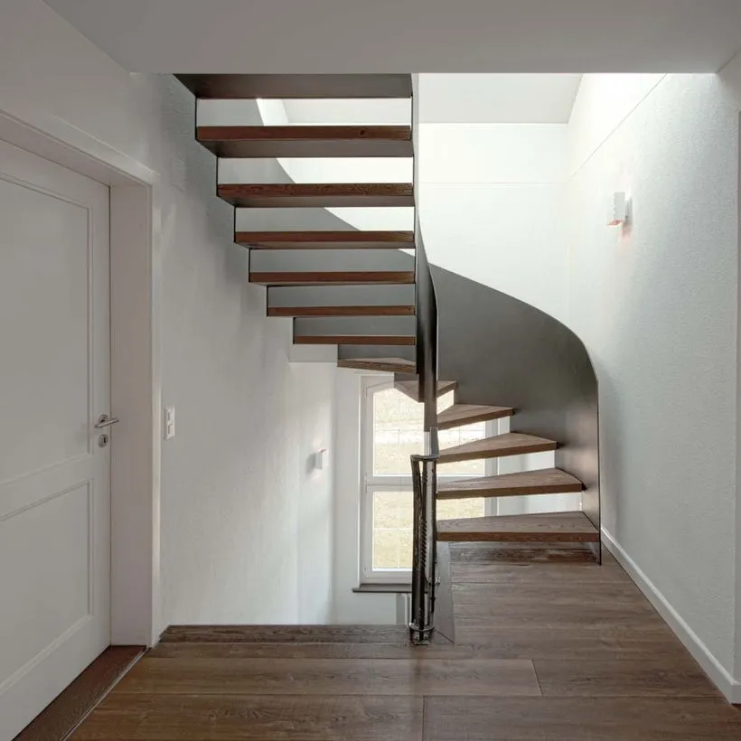TREPPE &
INNENAUSBAU