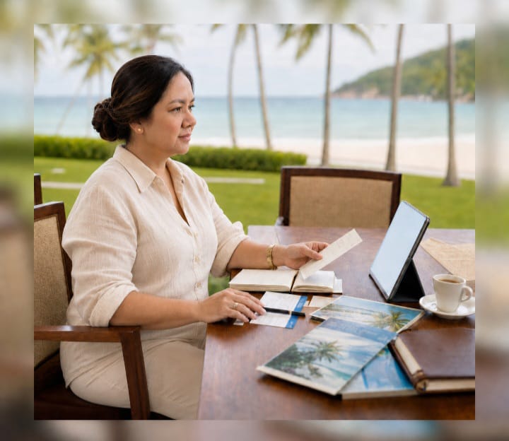 Concierge FM Concierge Stays trabalhando em terraço com vista tropical