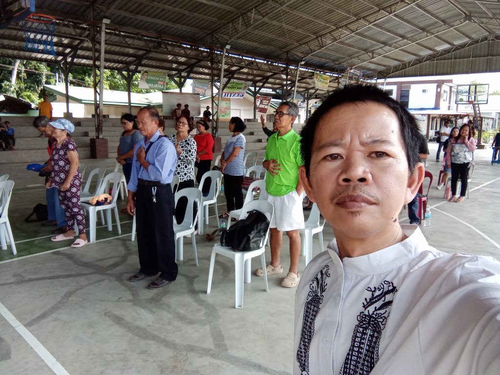 Worship service with congregation in San Vicente
