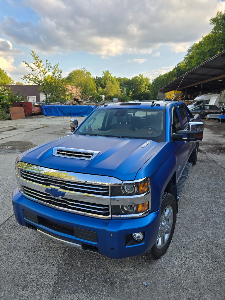 Chevy Silverado — Matte Blue