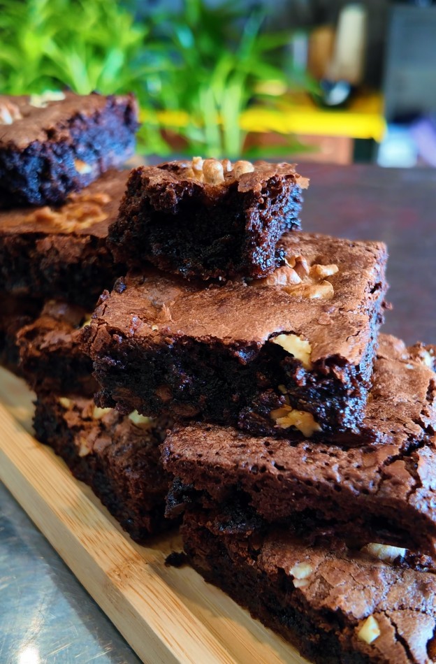 Brownie Fudge de Chocolate Amargo com Casquinha Brilhante