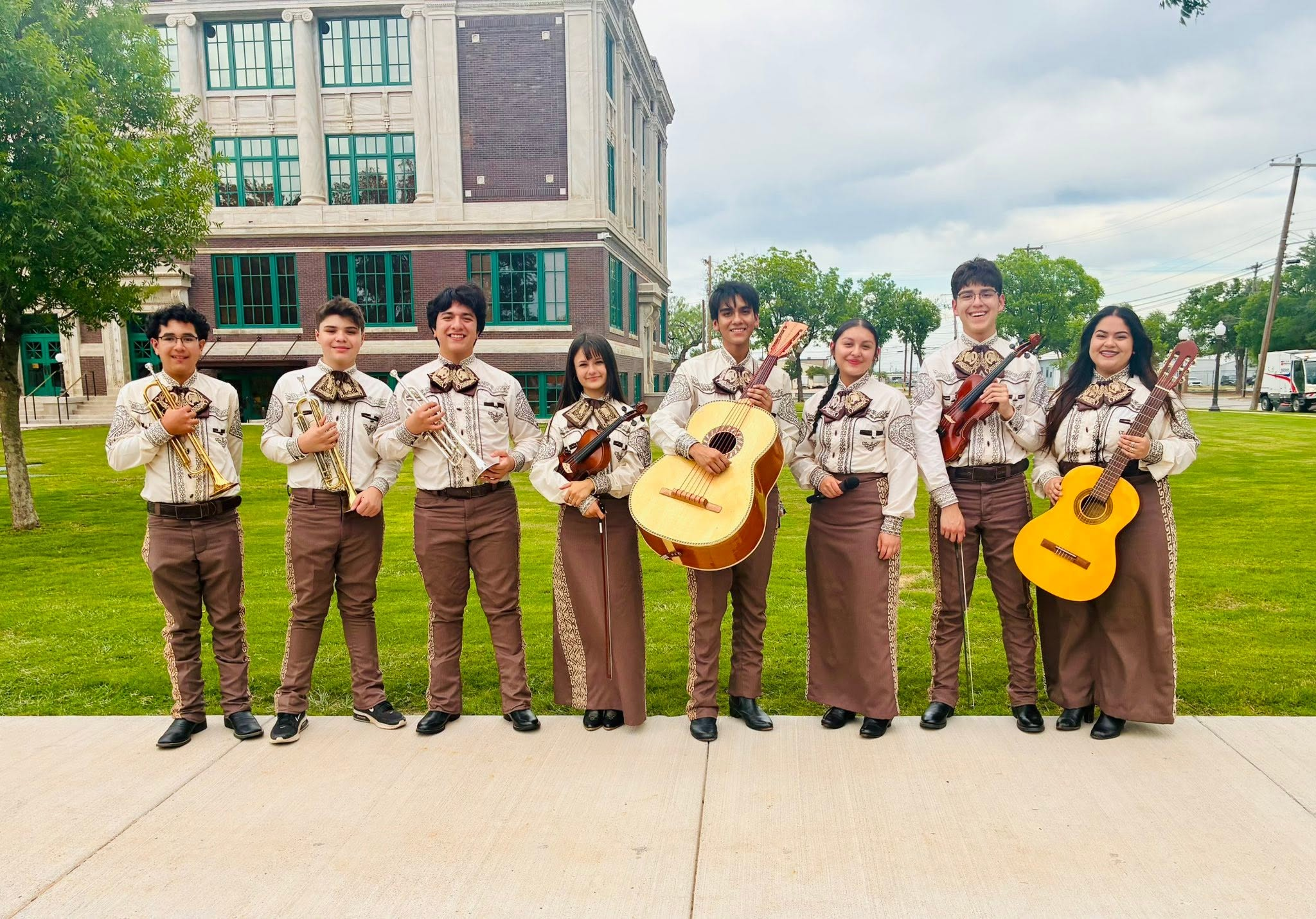 Mariachi Performers