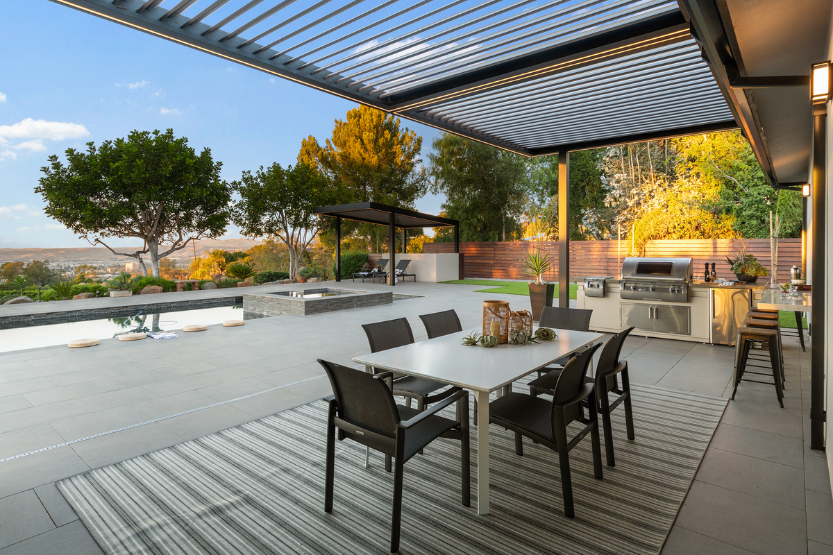 Poolside Dining Pergola