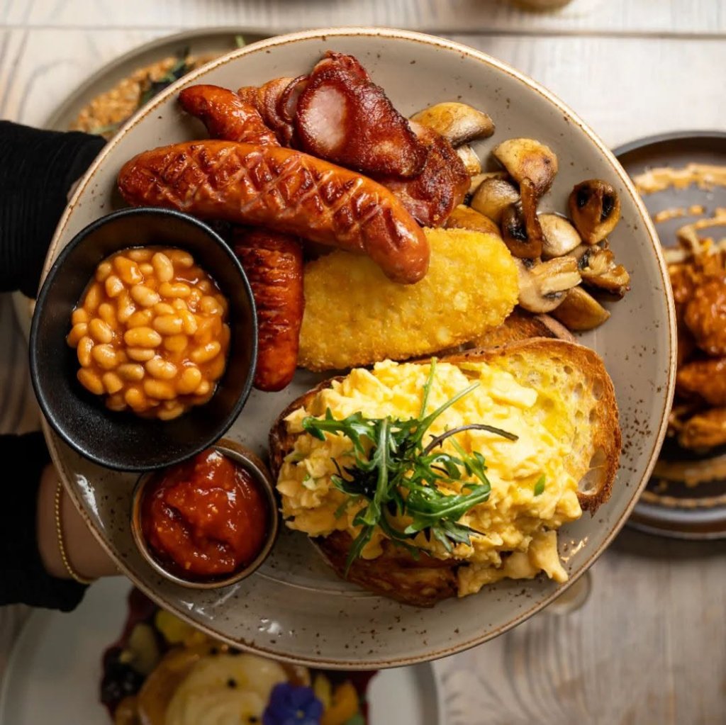 Big breakfast at The Hideout Rosebud café