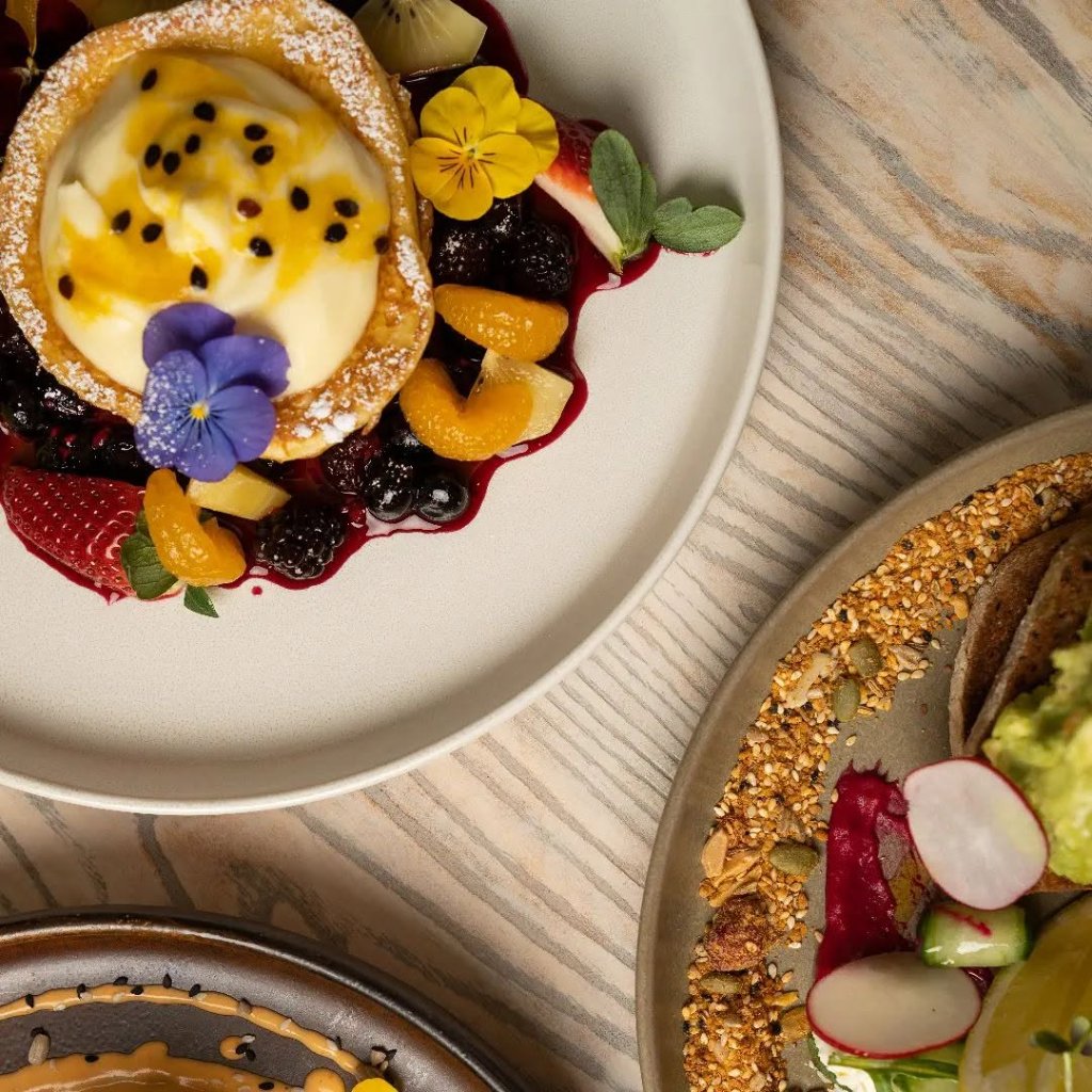 Breakfast flatlay at The Hideout Rosebud café