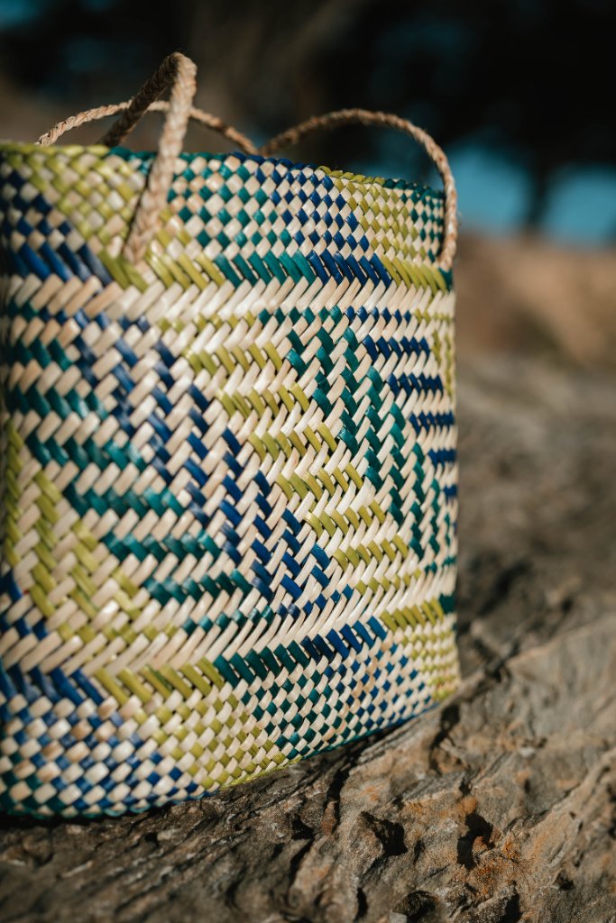 Woven kete basket