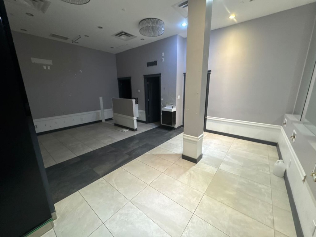South Centre Mall — Nails Salon Unit