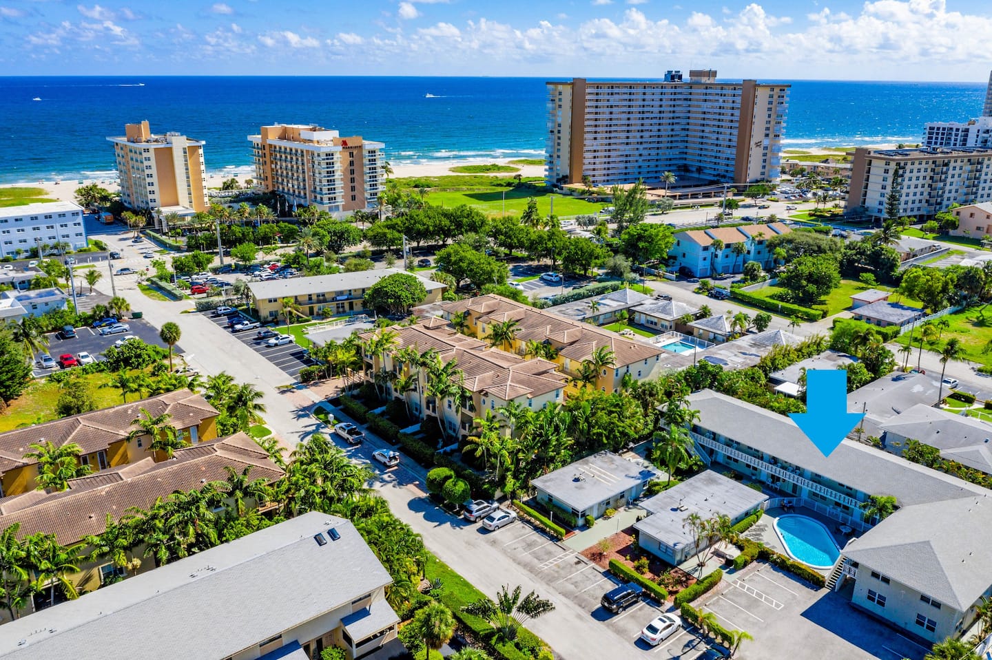 Crew-Friendly 1-Bedroom Condo Half a Block to the Beach – Pompano Beach