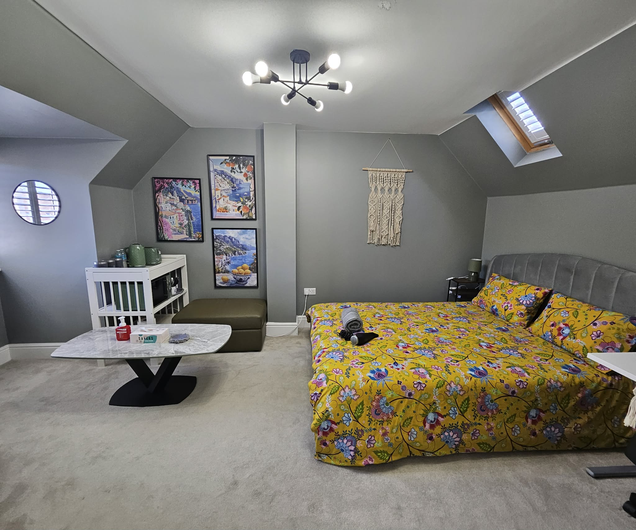Private Ensuite Room-Free Parking-10mins Gatwick