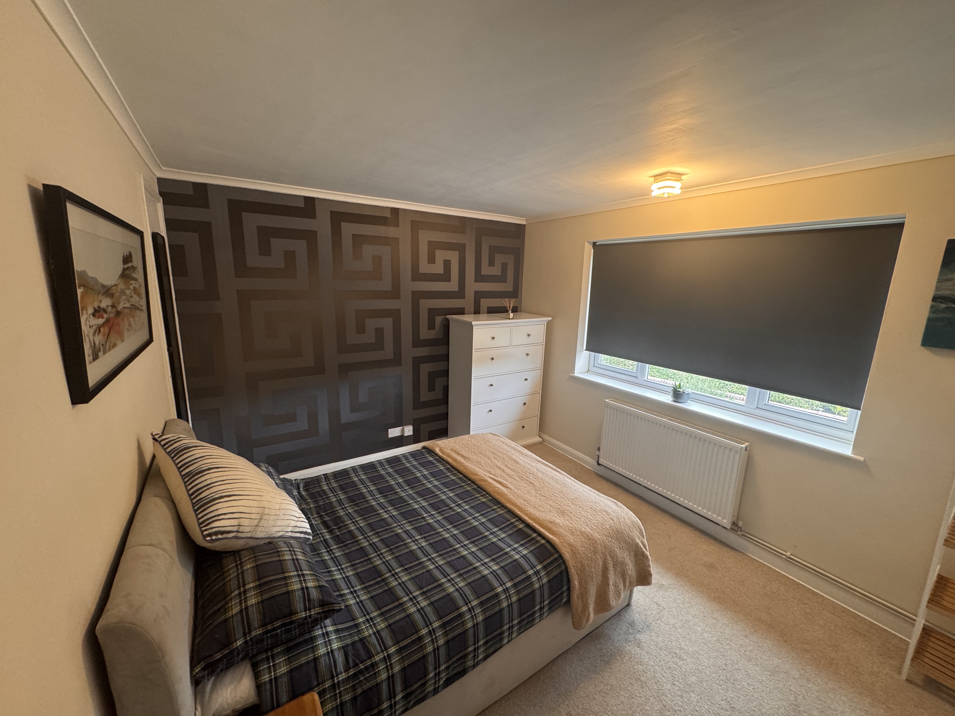 Stylish double room with super access to LGW