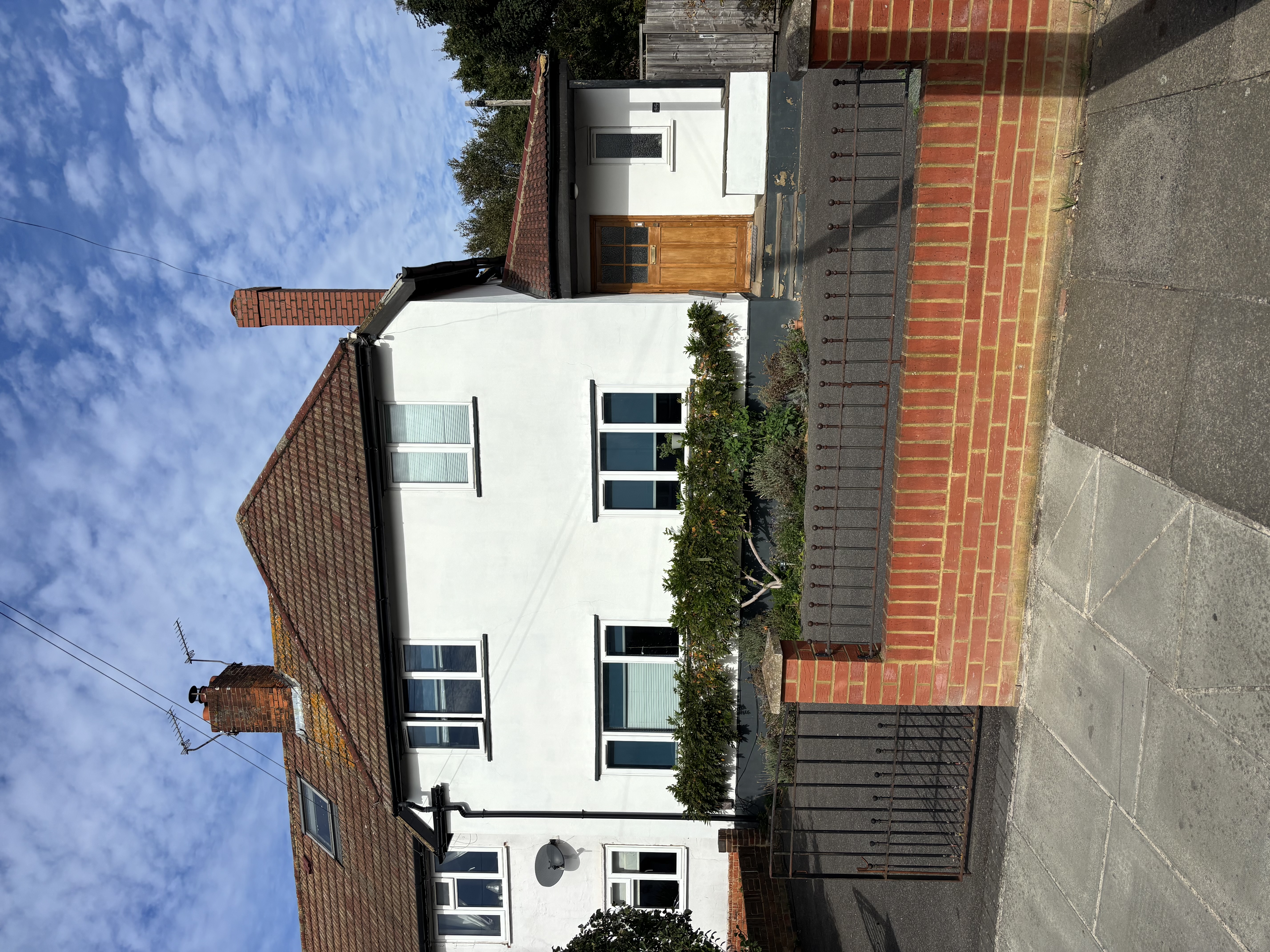 Premium Spacious Double Room with Private Bathroom for Flight Crew / Aircrew – Easy Heathrow Commute (TW2)