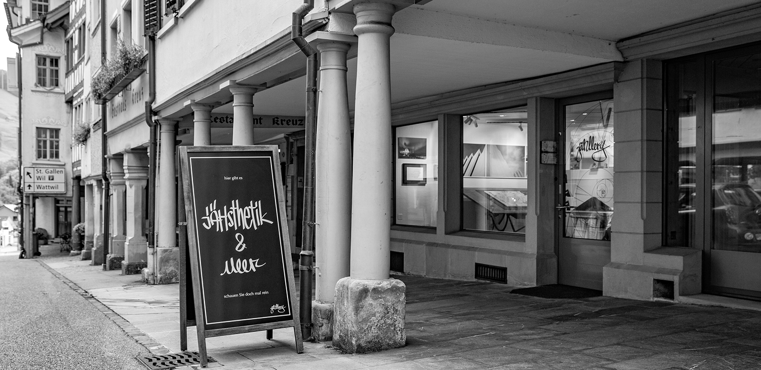 Schwarz-weisse Ansicht des Ateliers in Lichtensteig