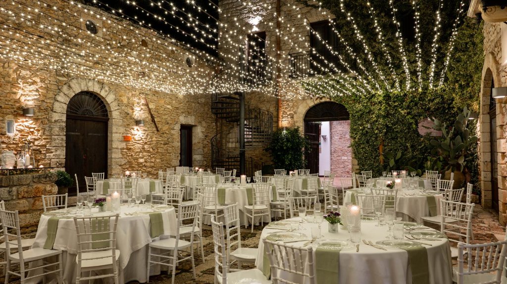 Baglio della Luna — patio storico per matrimoni in Sicilia — hero
