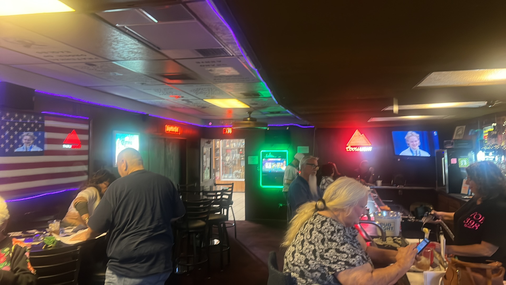 Members Enjoying the Aerie Bar