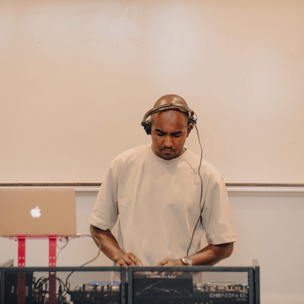 DJ LUDOVIC