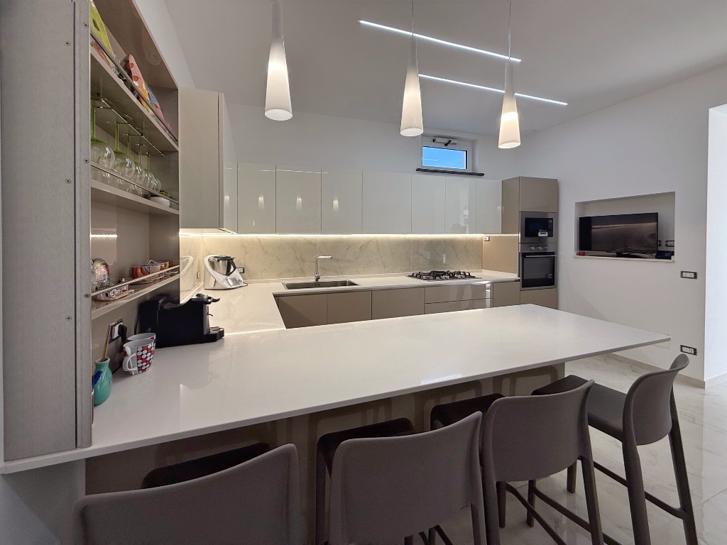 Progetto Living con TV a Parete
